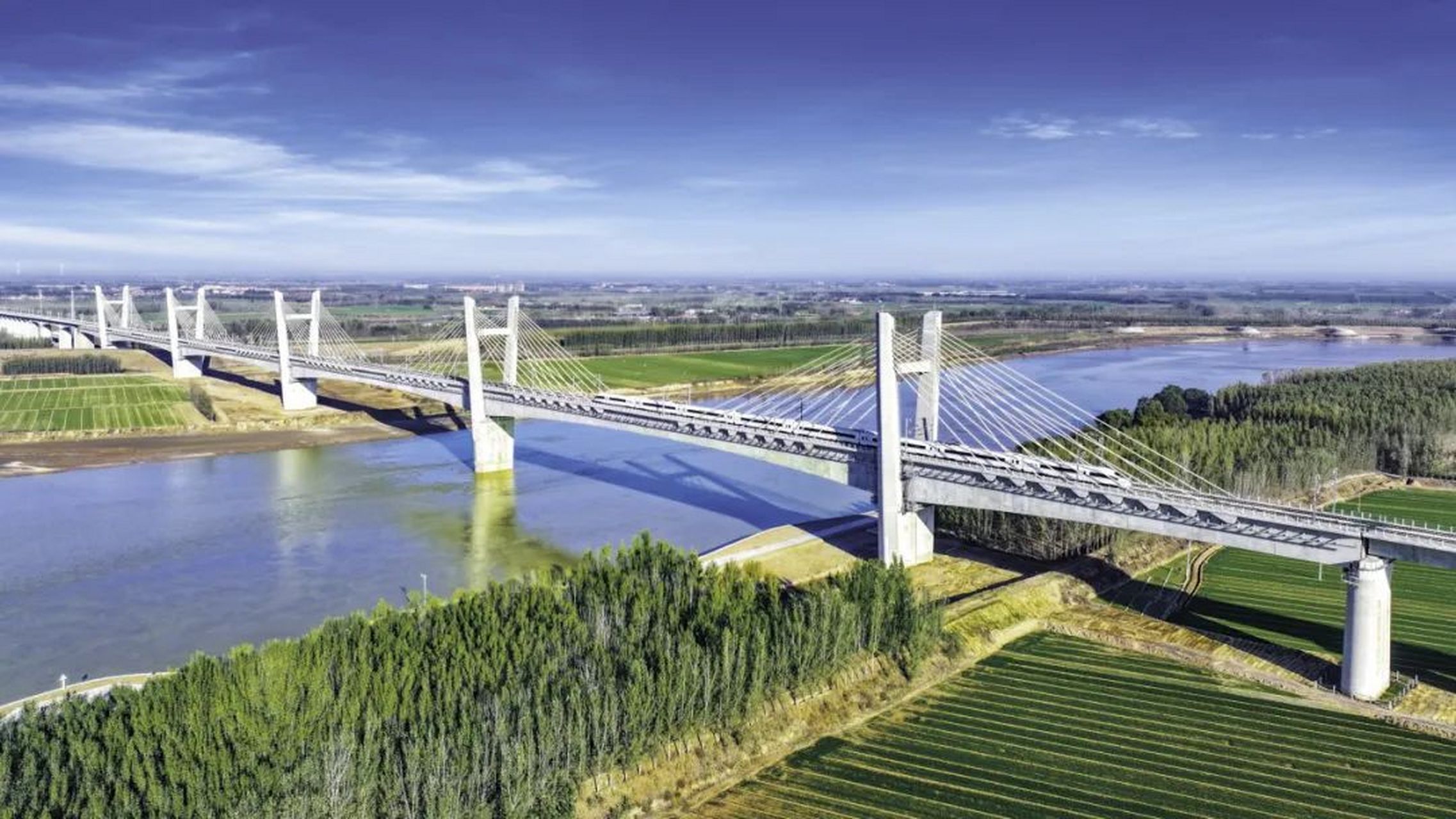 济郑高铁12月8日全线贯通运营# 济南至郑州高速铁路济南至濮阳段