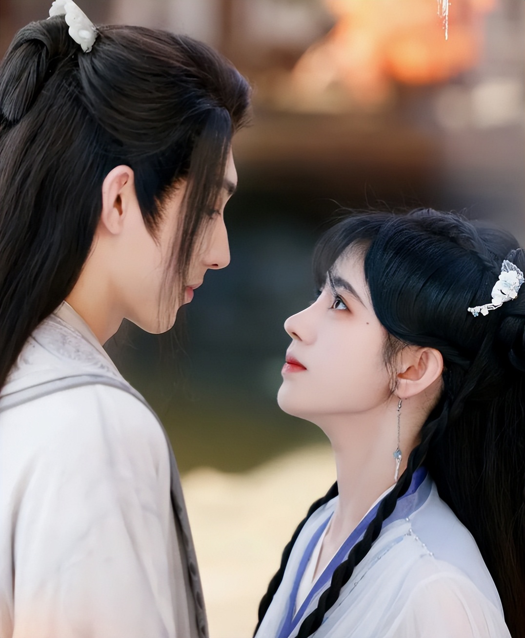 鞠婧祎新剧《花戎》首波口碑出炉!打分评价都"一针见血"