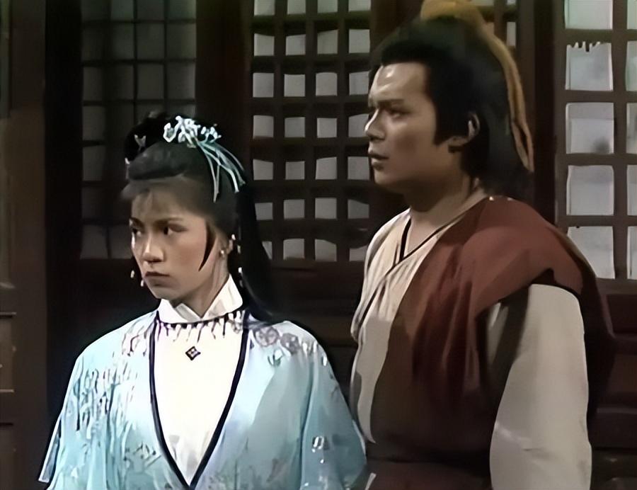 1985年,"俏黄蓉"翁美玲去世,遗体被包裹5层锡纸,法医说出内幕