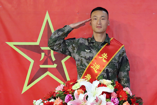 狙击手|200米外一发子弹解决“战斗”！他是真正的“狙击精英”