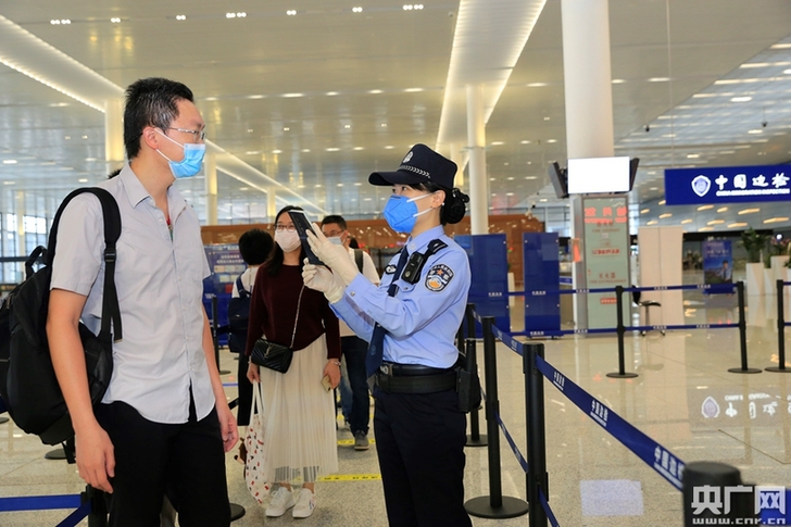 五一走进港珠澳大桥 体验边检民警守桥日常