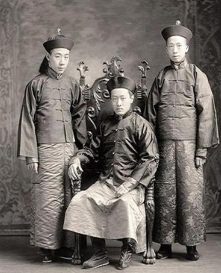 清朝灭亡后,十多万的满清贵族子孙都去哪里了?