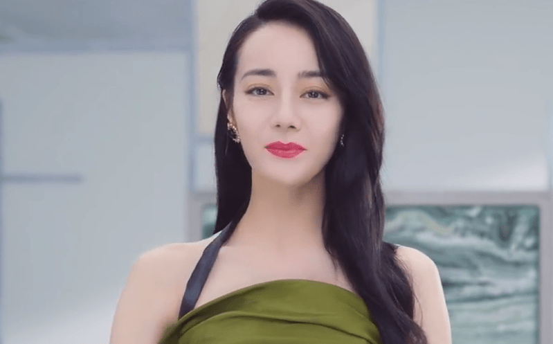 热巴又为新戏瘦成纸片人,虎牙包子脸回不来了,网友直呼担心