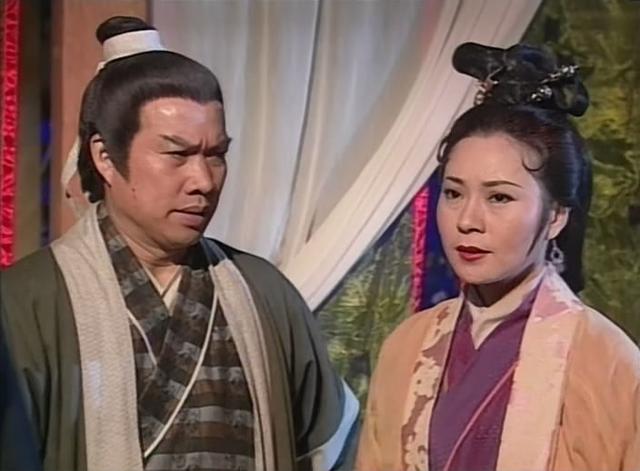 差点离婚!75岁tvb绿叶自认很坏,曝与老婆吵架时用花瓶把墙砸穿