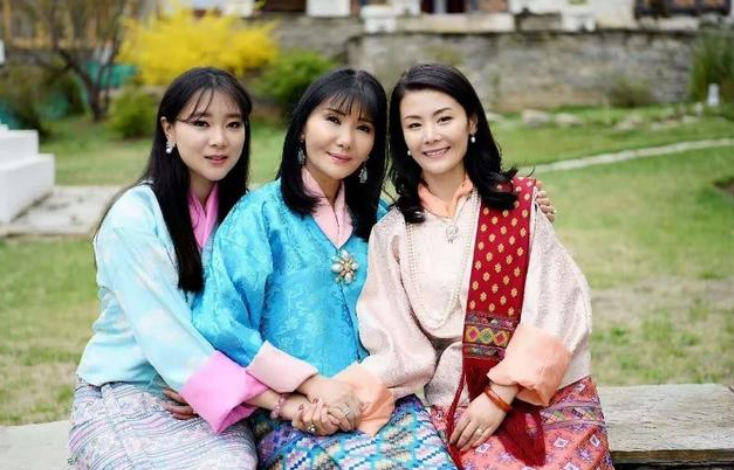 62岁不丹王母气质不凡,生于不丹首富之家,4姐妹全都嫁给国王