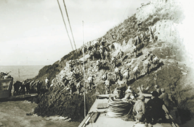 一江山岛战役:人数只占2.8%的喷火兵歼敌1/5,张爱萍盛赞打得好