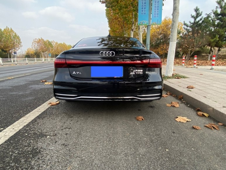试驾上汽奥迪a7l,不吹不黑实力强劲,适合年轻人