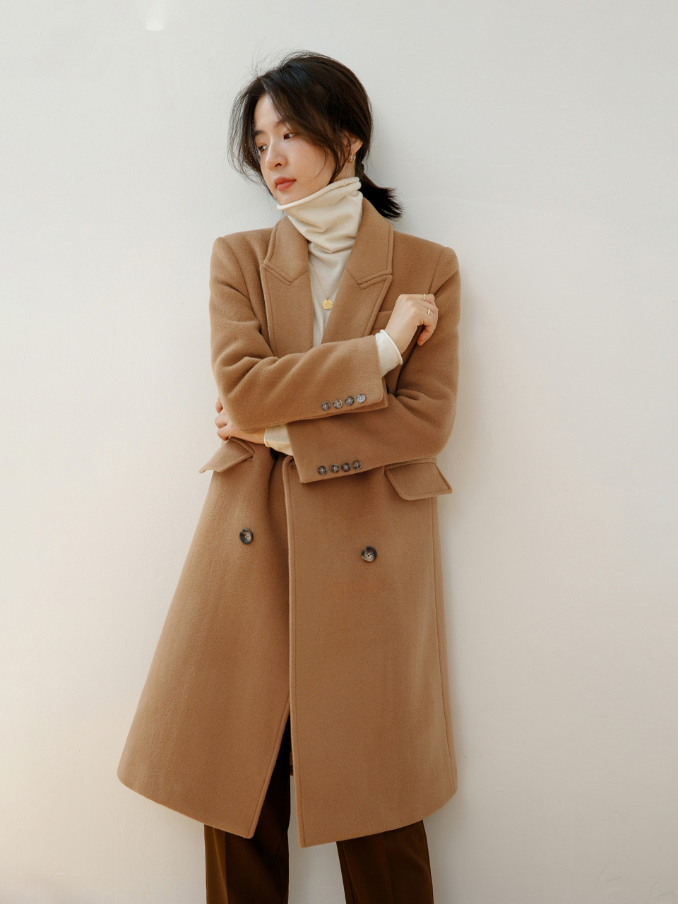 秋季穿搭丨驼色羊毛呢大衣 棕咖色哈伦裤,气质优雅  赫本风驼色羊毛呢