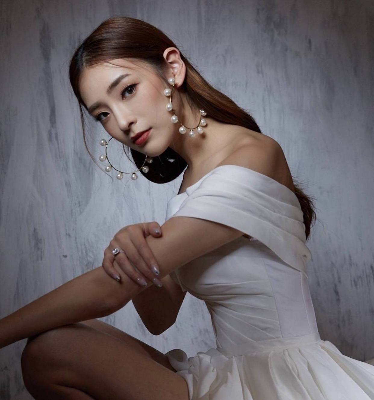 遗憾!港星周子扬宣布与tvb女星陈桢怡分手,结束一年半恋情