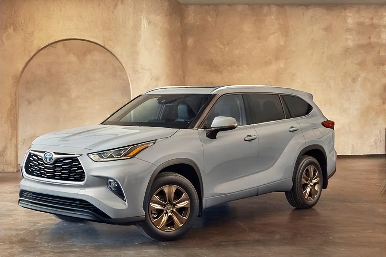 2023款丰田汉兰达亮相,售价仅约25万起,这么便宜你还有什么理由