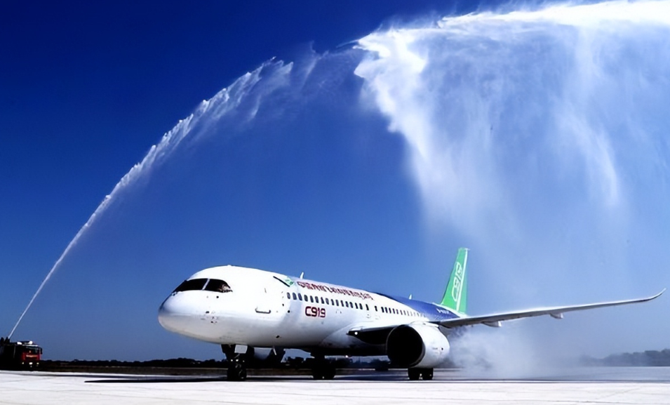 中国c919首航成功,震撼日本,外媒:日本的时代结束了