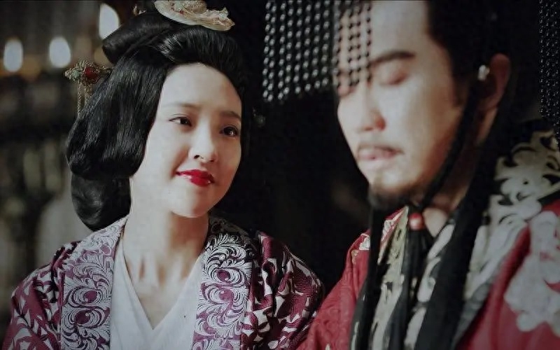 甄宓身为皇后又受宠爱为何惨遭曹丕赐死最终败给了郭女王