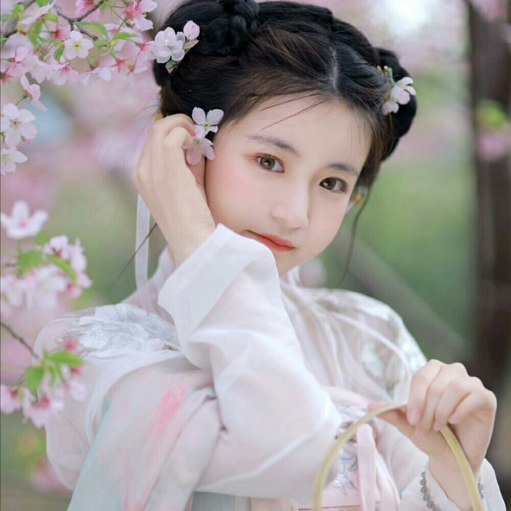 我是假千金,真千金不知道的是,秦家那点家产我根本看不上