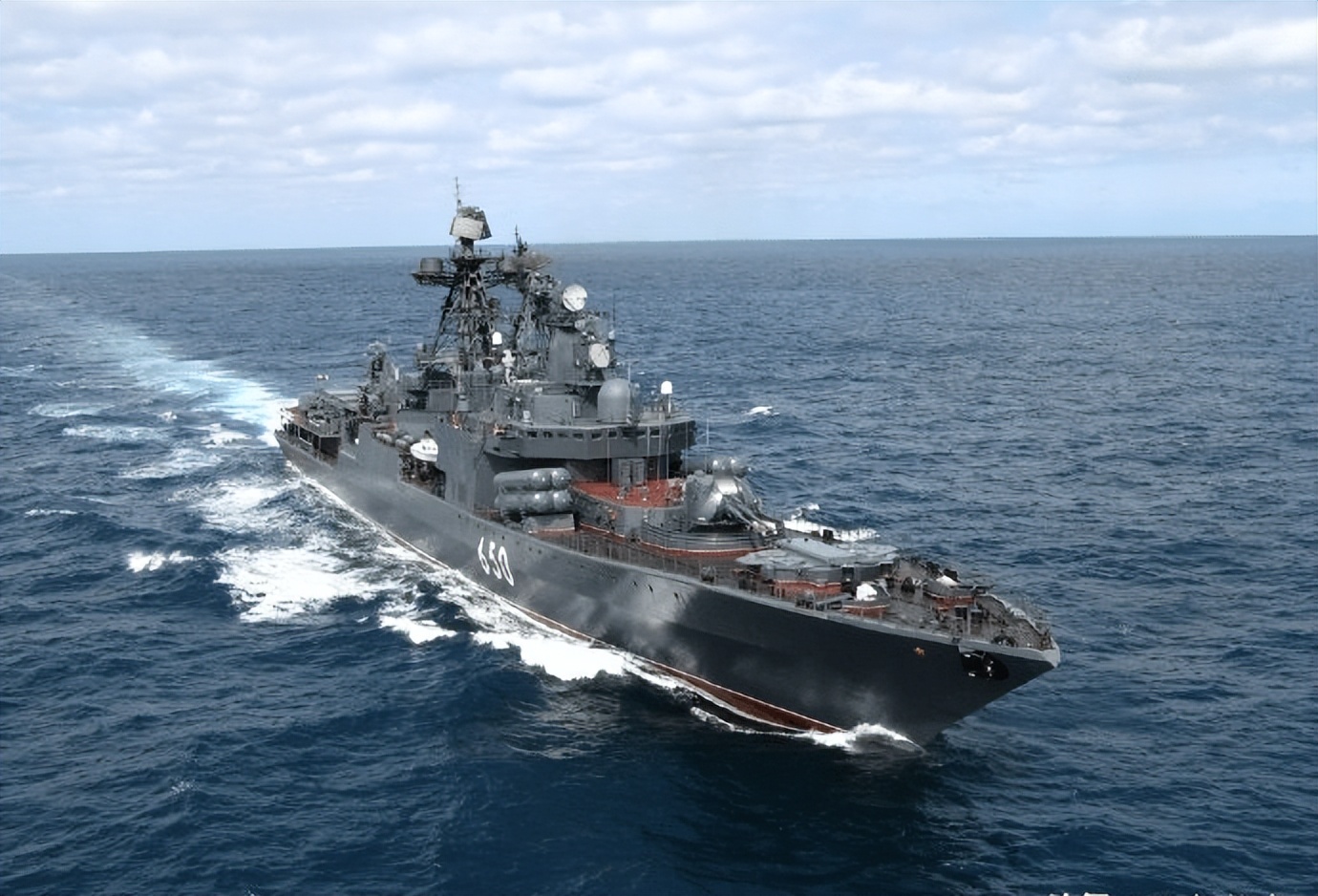 自1992年苏联解体后,唯一完成的大型水面舰艇只有"无畏ii"级驱逐舰"