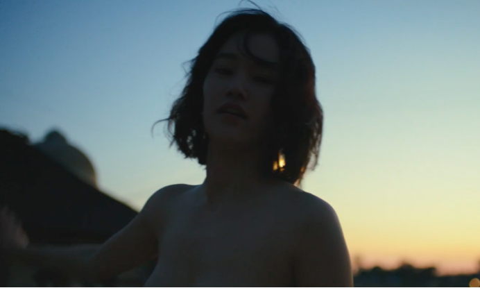 崩塌的韩国影帝刘亚仁,成了《燃烧》里的富人ben