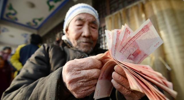 沈阳一老人拾荒3年,赚了270万?他是靠捡什么发财致富的?