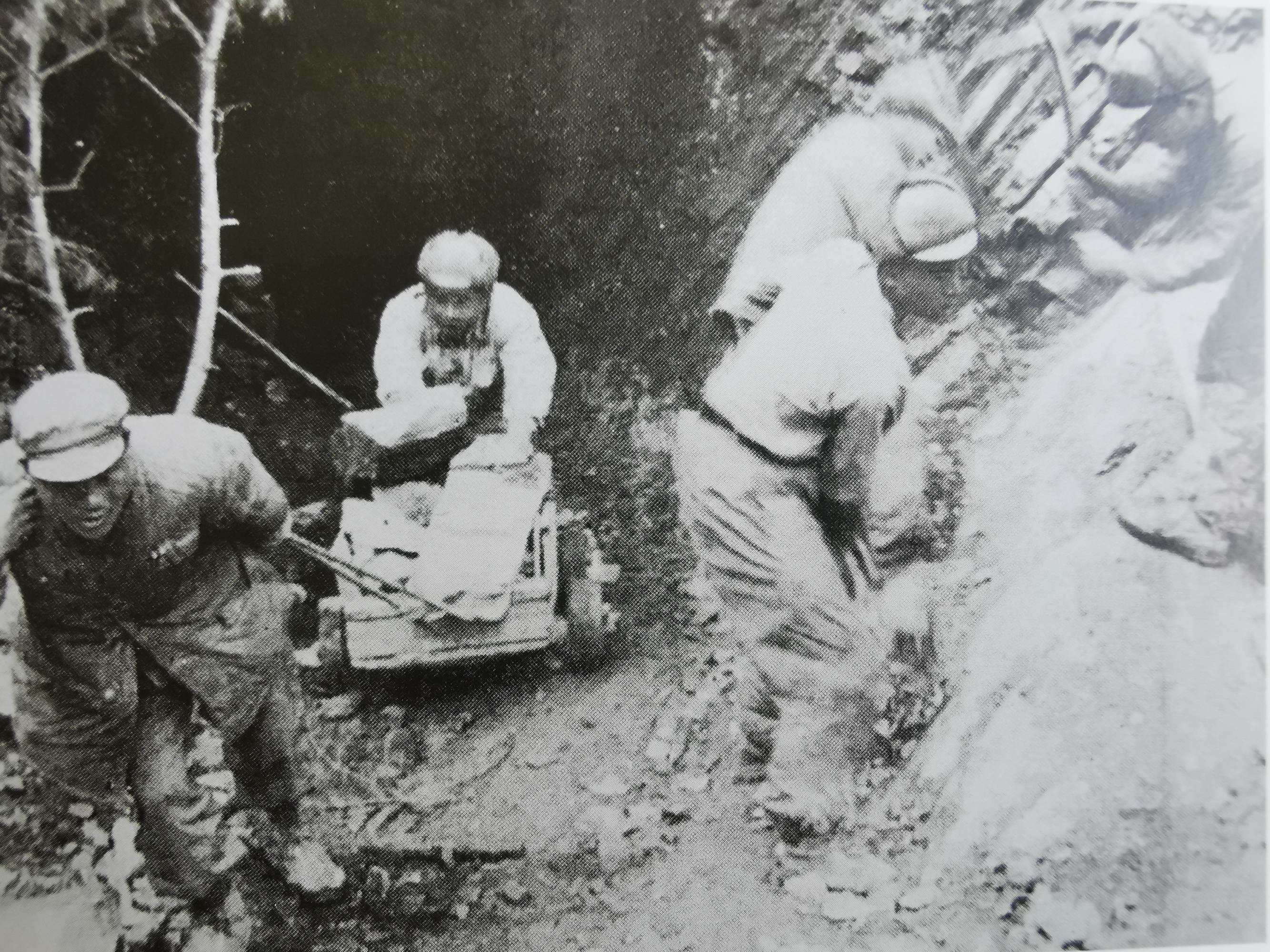 50年志愿军修坑道有人称是自掘坟墓陈赓笑怼不是用来埋你