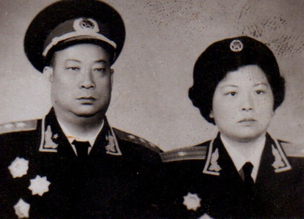 独臂将军贺炳炎:58名准兵团级将领中唯一上将,会上敢跟彭总顶牛