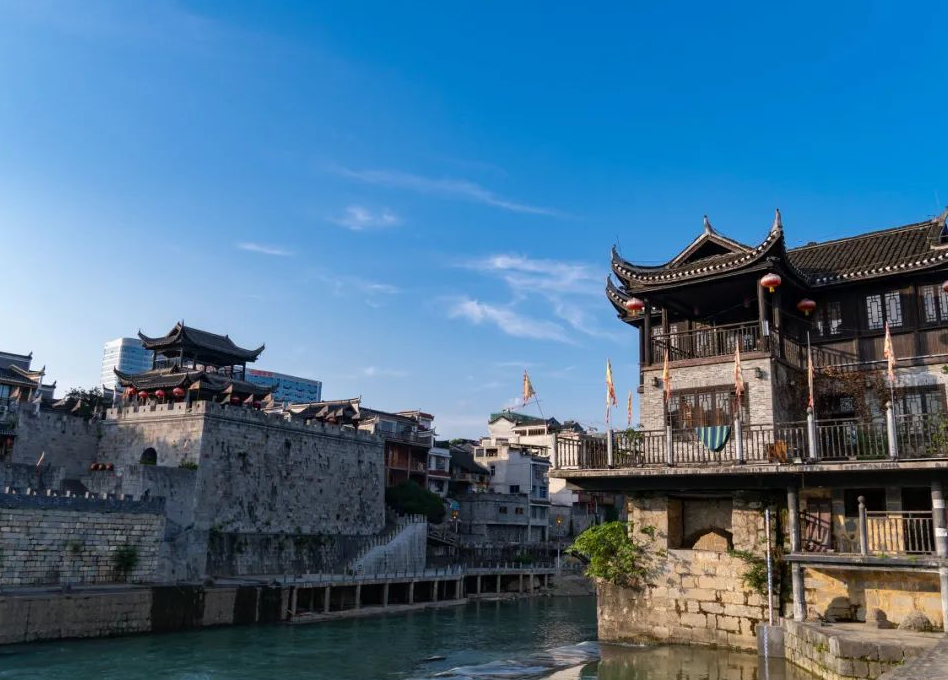 湖南的四大古城之首,至今4200多年历史,门票108元,值得一看