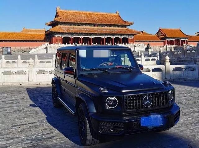 这届网友不太懂事!故宫禁带行李箱进入,网友又提"那年的大g"