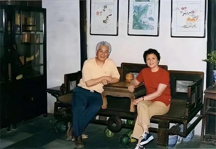 一代偶像石钟琴:演《白毛女》红极一时,丈夫离世后她怎样了?