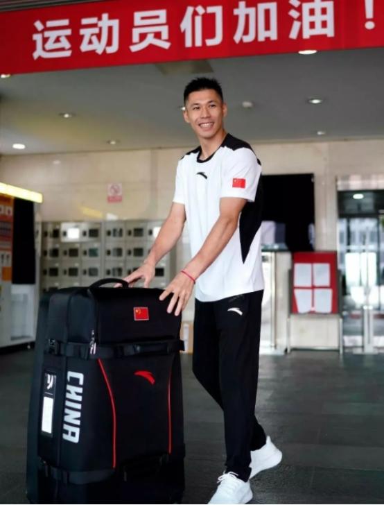 回顾奥运冠军张成龙:因长得帅被富婆倒追,如今家庭美满幸福