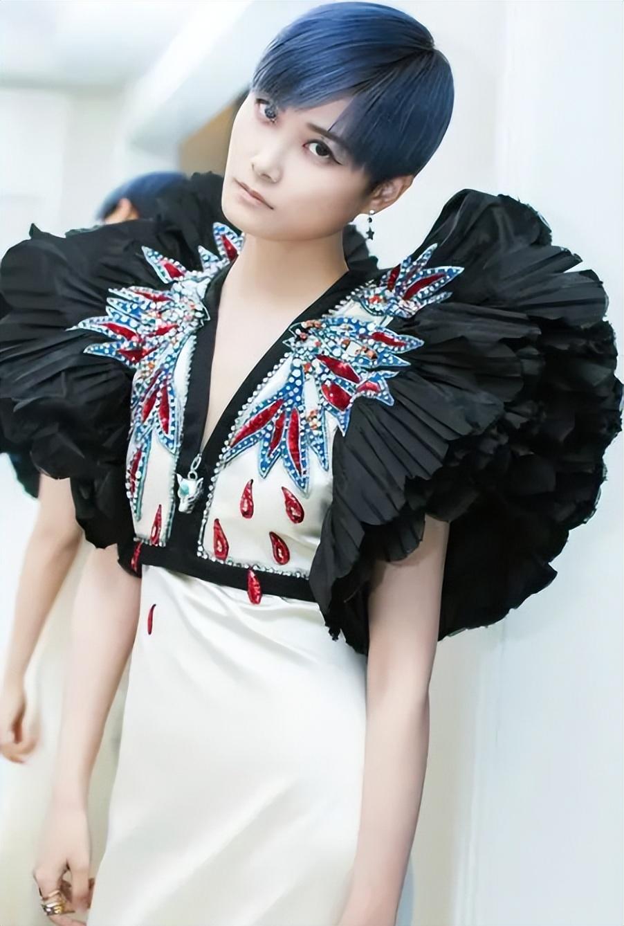 39岁的李宇春,不恋爱也不结婚,曾自曝患不死癌症,图了个什么?