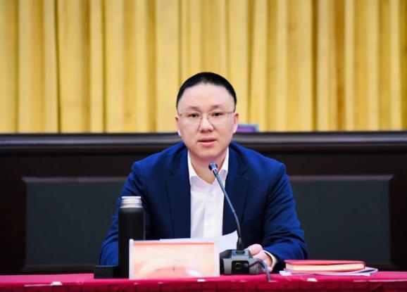 椒江启动重点工作"月月盯"!吴华丁:要盯出"椒江战队"的士气