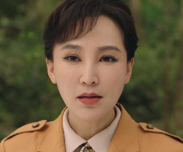 49了还装嫩,而且被吐槽整容脸,岳丽娜在《南洋女儿情》里翻车了