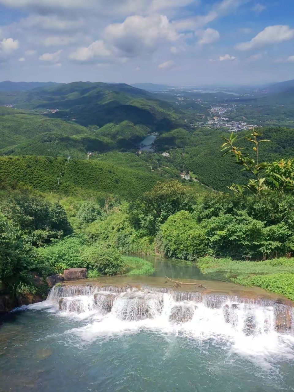 这个夏天来宜兴竹海天然氧吧,吸氧吧…… 宜兴竹海风景区山水相依