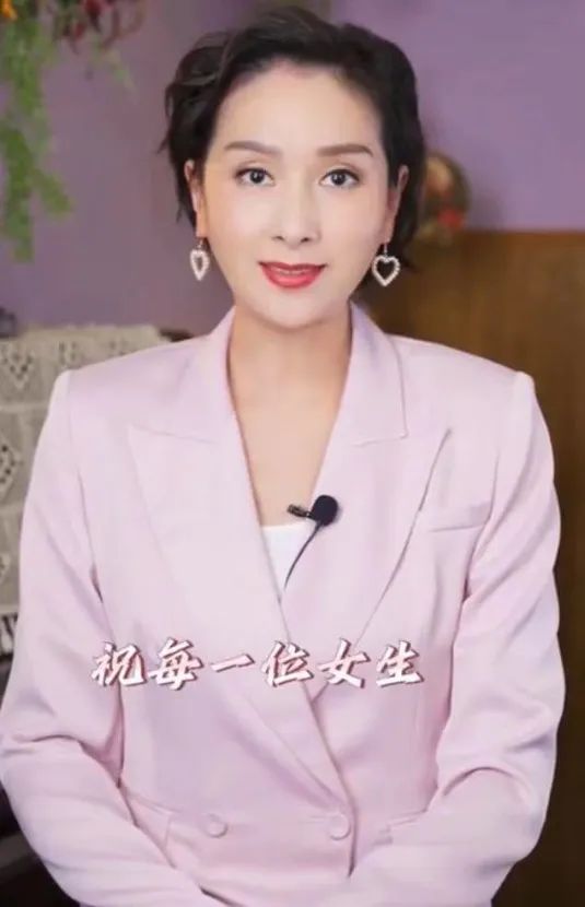 当年被上海首富原配一巴掌打掉事业运的杨恭如,现在过成这样