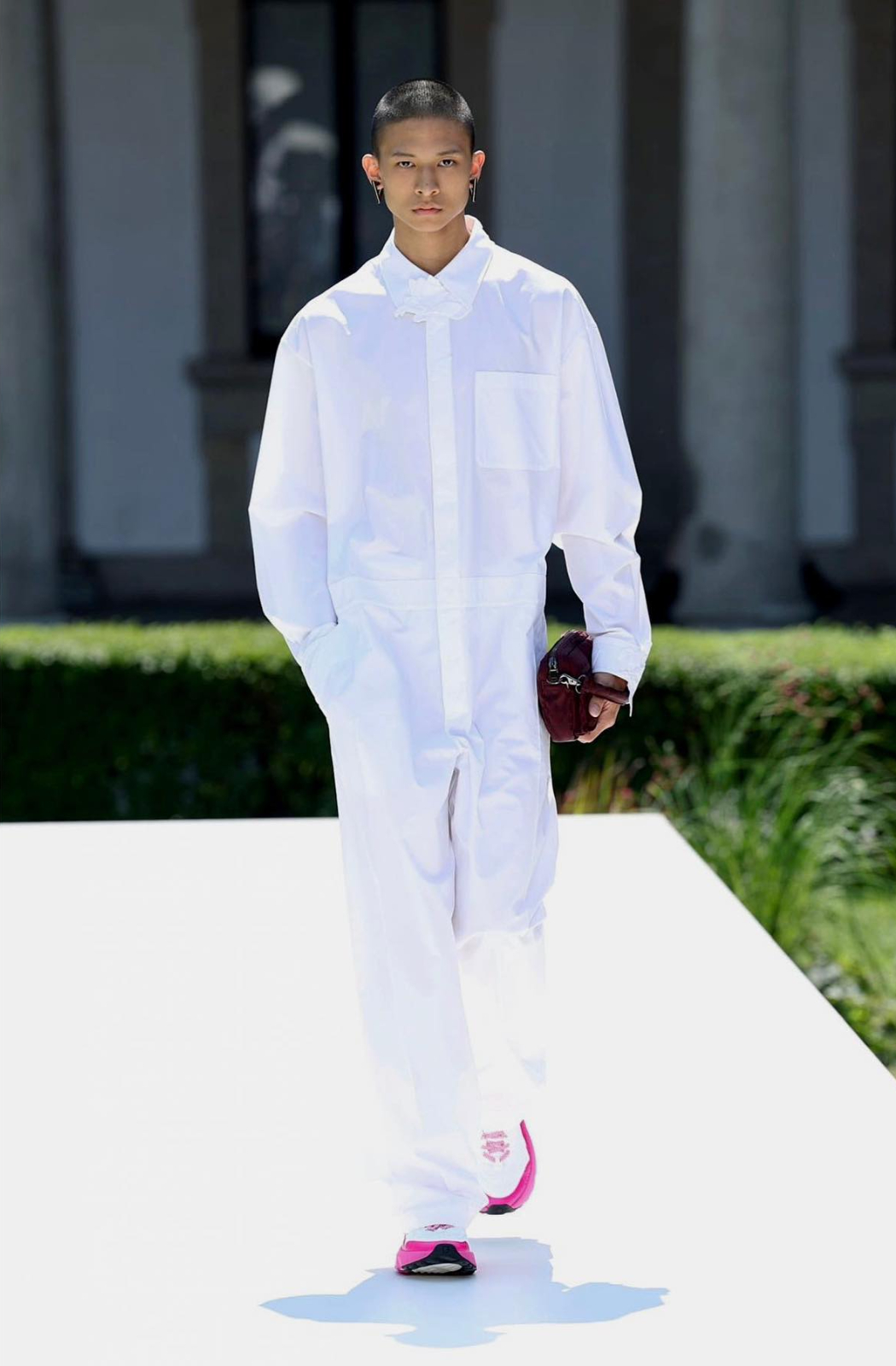 中国香港男模登上欧洲时装周,很阳刚的风格!