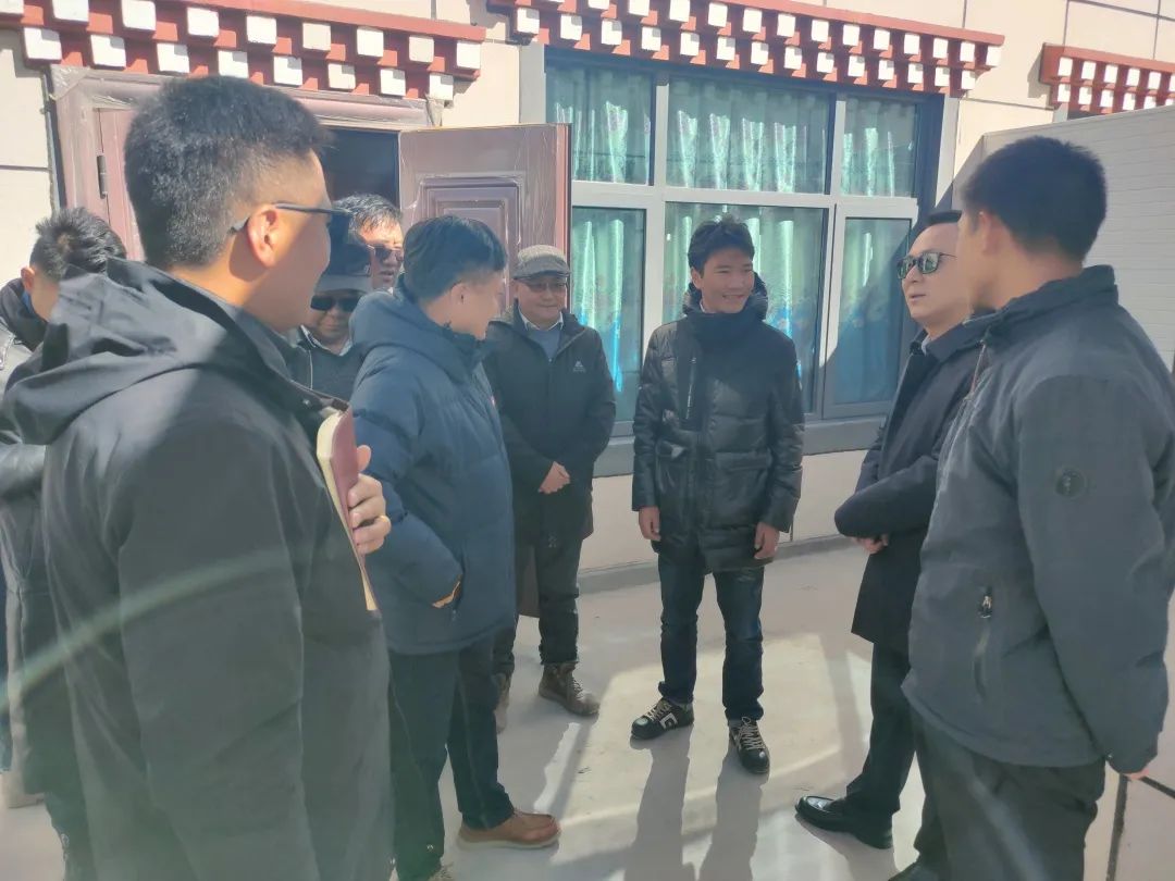 龚一枫副市长一行深入夏曲镇灾后重建安置房建设点进行督导检查