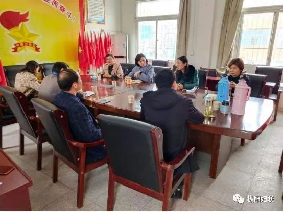 金菁部长到我县横埠中心学校和县示范幼儿园调研