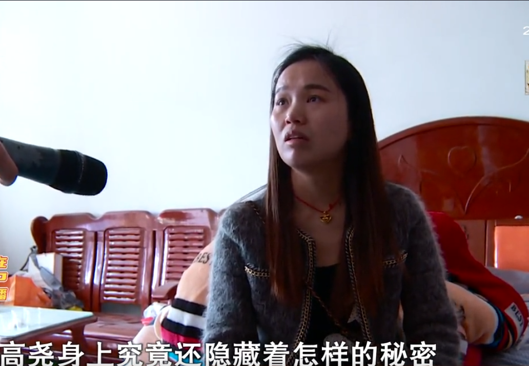 回顾40岁丈夫在家里装6个监控,36岁妻子控诉:他有私生女还防着我