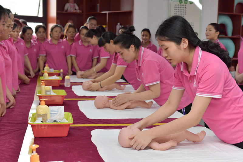 学月嫂怎么选择?靠谱的月嫂培训机构有哪些?