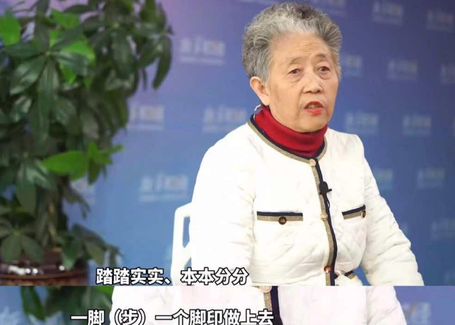 75歲老乾媽再出山:直播三個月只賣出80萬,兩個兒子毀了招牌