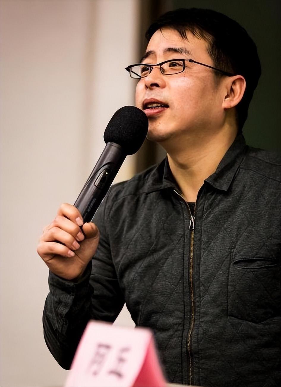 遭到除名的央视名嘴阿丘罪有应得邹德江负屈含冤