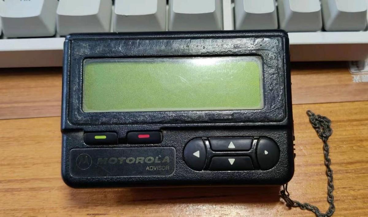 90年代火爆的bp机,现在拿出来还能用吗?它的兄弟就在我们身边!