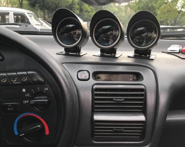 丰田 celica"平民版法拉利",配软顶敞篷 经典跳灯设计