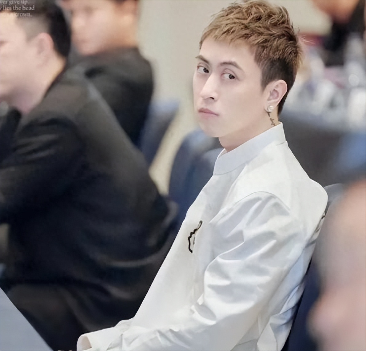 回顾大瓜网友曝被秦奋害到抢救并曝其更多黑料情况属实将判刑