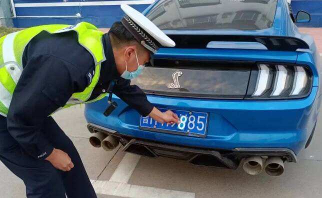 遭遇無良車主亂停車 這樣用車牌號查車主通知挪車