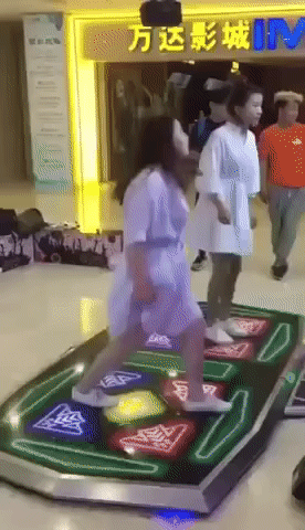 内涵动图:这是一张男生都懂得gif图片