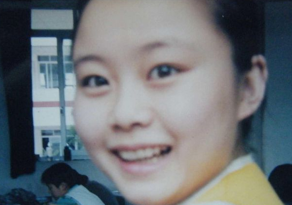 寒门女孩邱庆枫,考入北大一年后,被发现"躺"在距校区2公里外