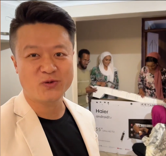 "非洲十年"王垚:4个世界名模给他当助理,人称"非洲王思聪"