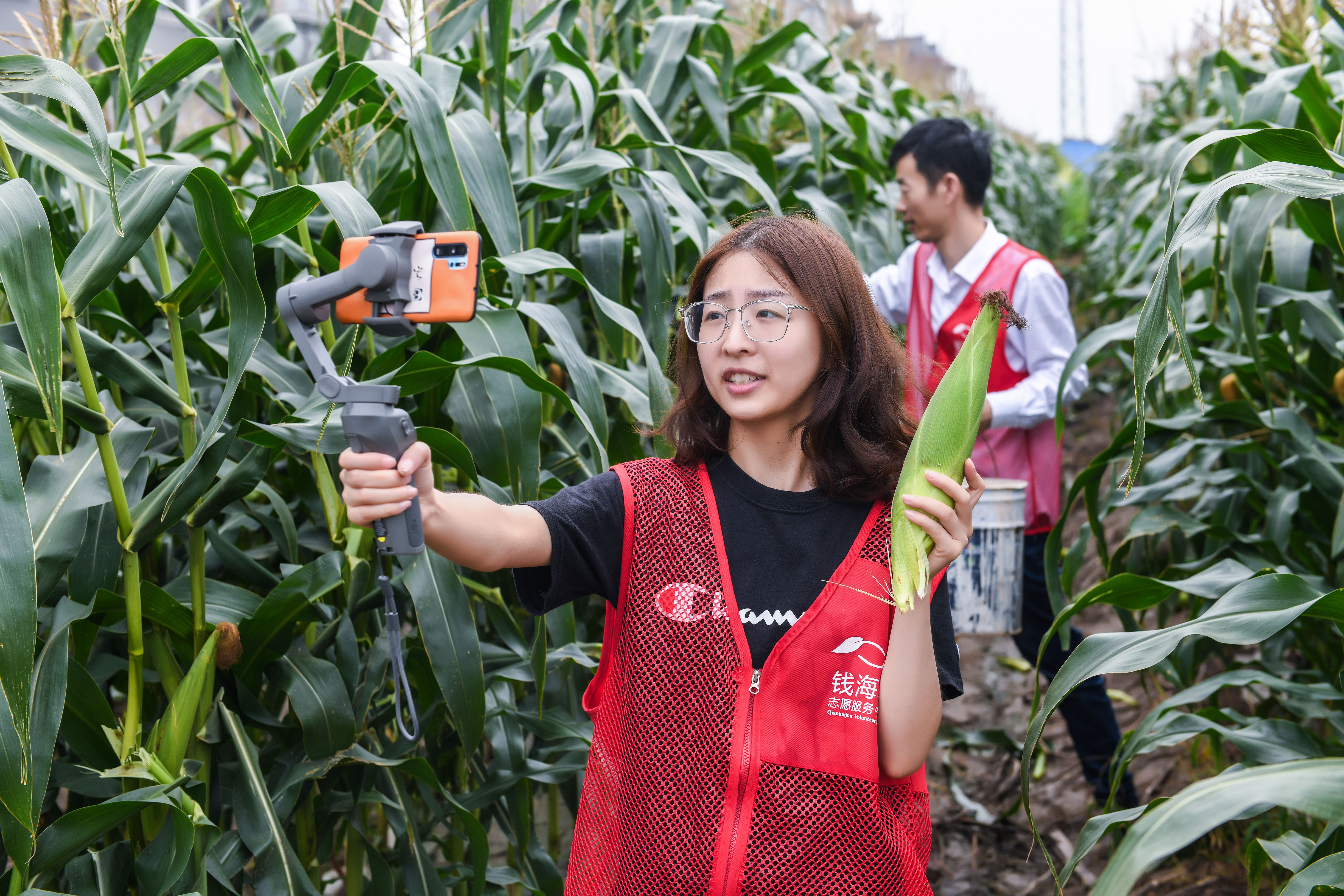 浙江慈溪:爱心直播 助农增收(4)