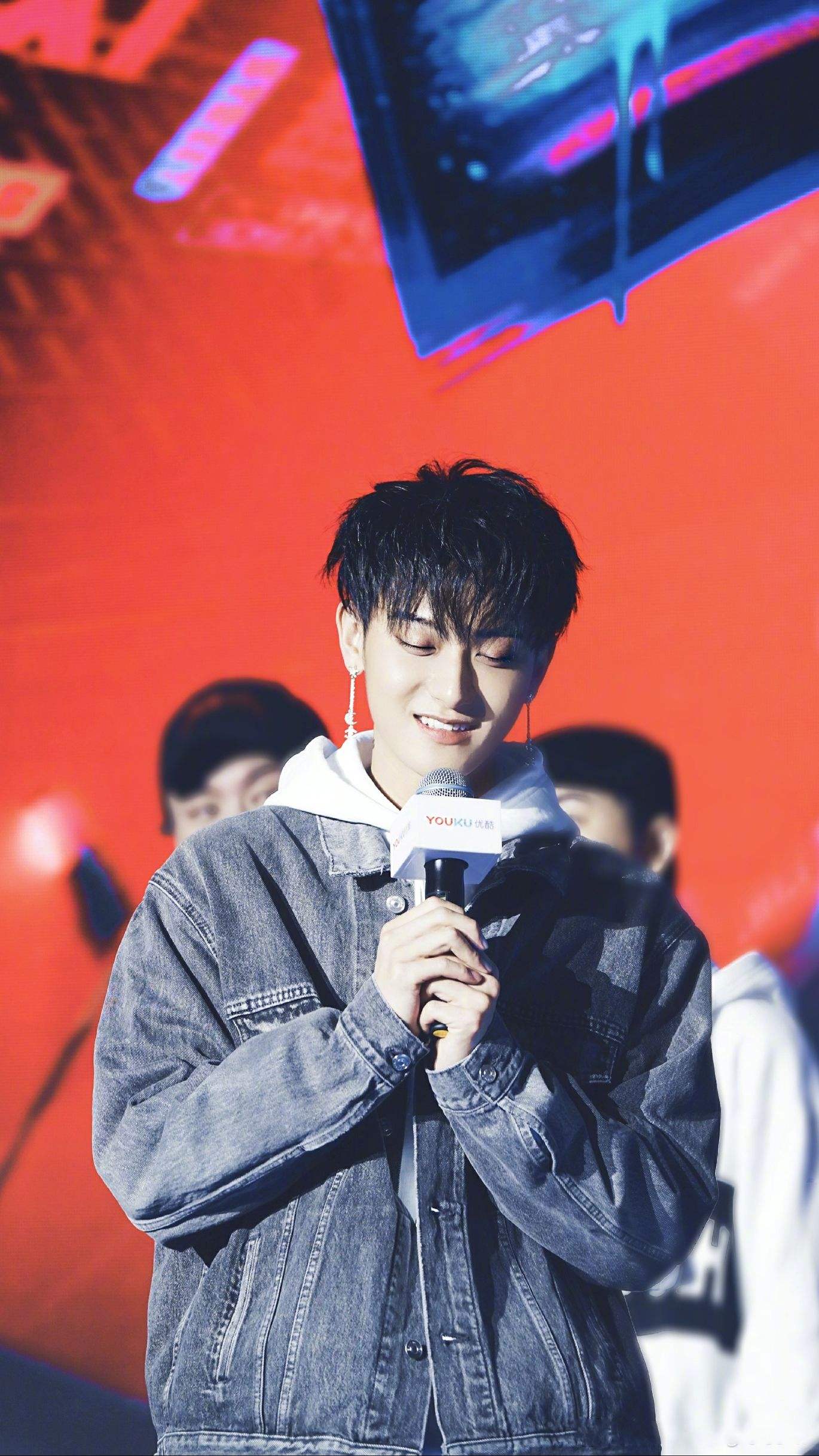 开私人飞机,住千万豪宅,黄子韬:不当明星就回家继承200亿遗产