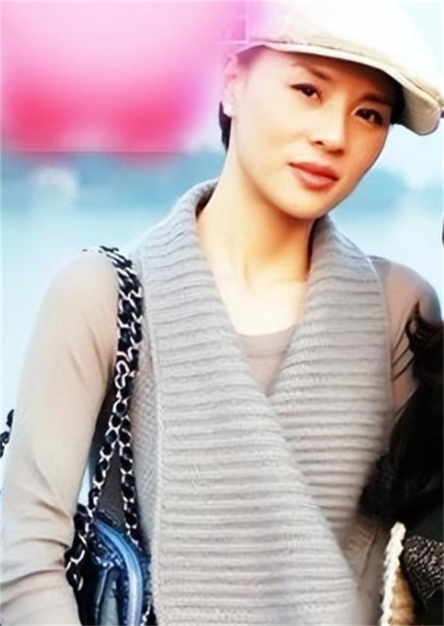 回顾常熟美女顾春芳:诈骗4个亿逃亡国外,不甘寂寞回国被判死刑