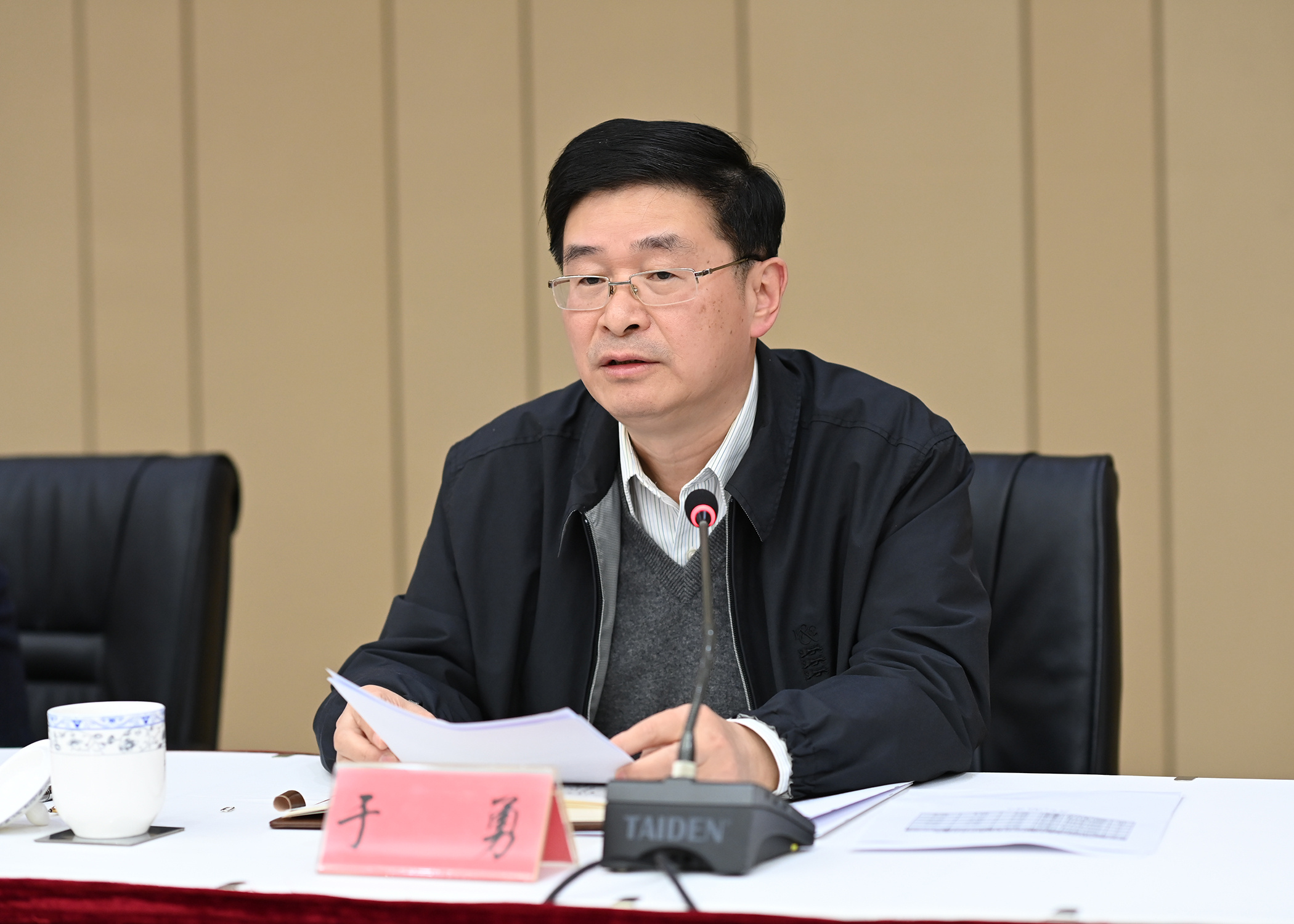 静安区召开创建复评全国文明城区迎检冲刺动员会