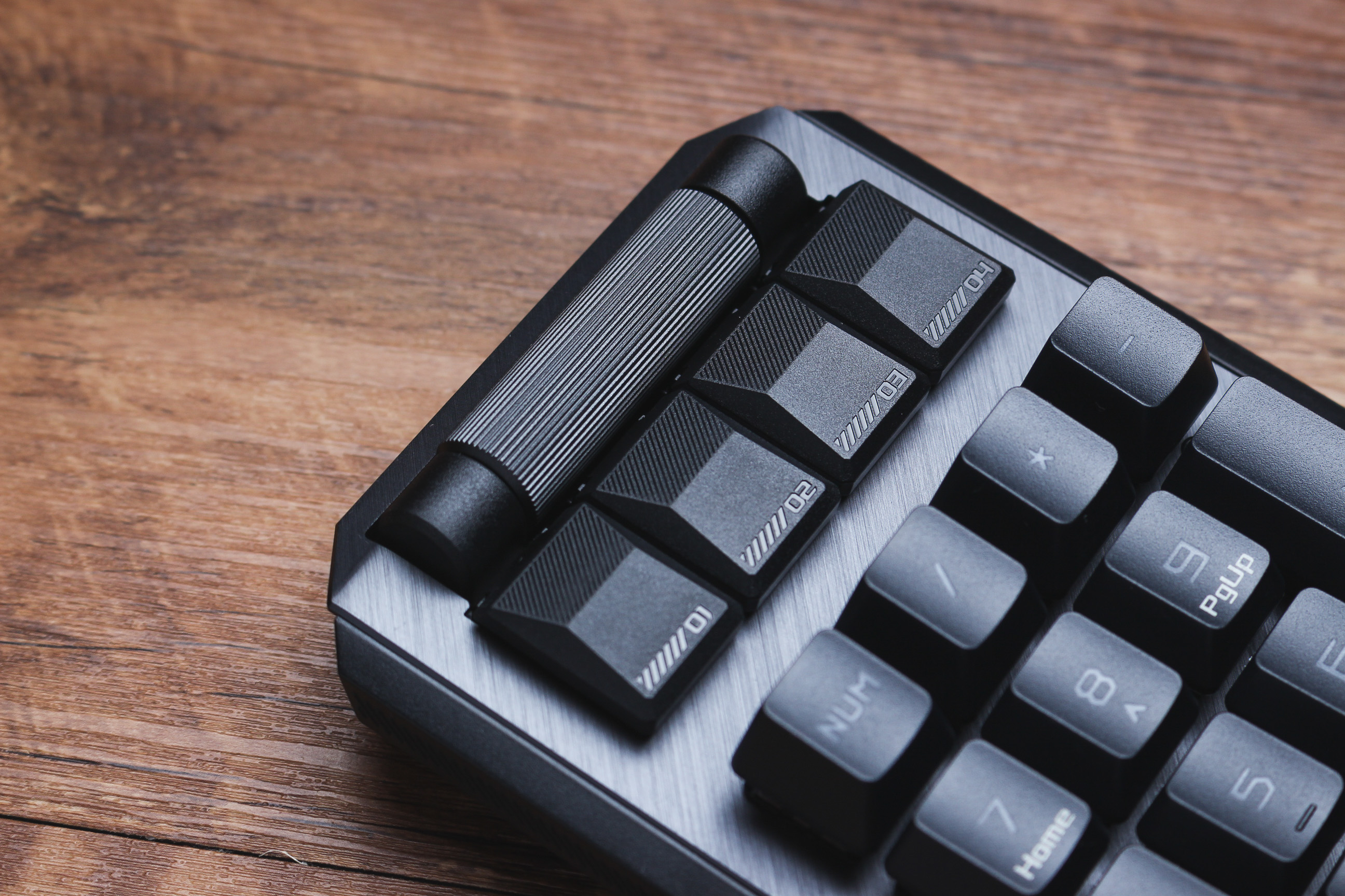 耳目一新!rog 龙骑士2代-可以自由组合的无线机械键盘